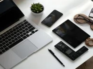  ۷ ابزار دیجیتال ضروری برای موفقیت کسب وکارهای خانگی